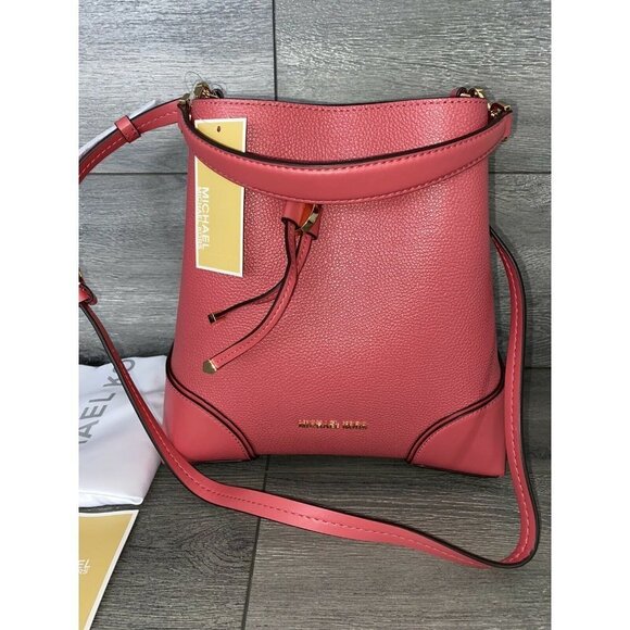 Michael Kors - Pebbled Leather Shoulder Bag - Light Berry Sorbet drawstring bag main image 5